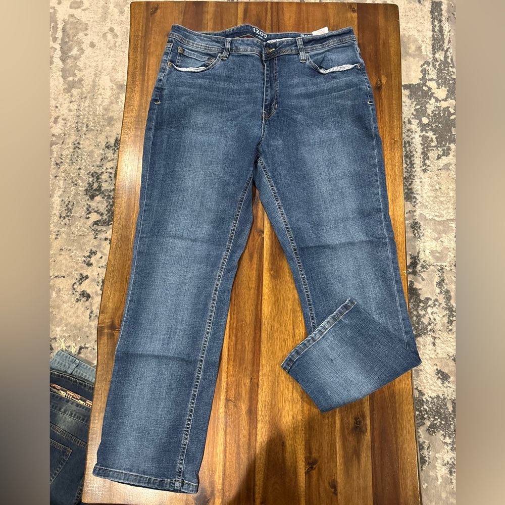 IZOD Relaxed Fit Men’s Jeans 38x32